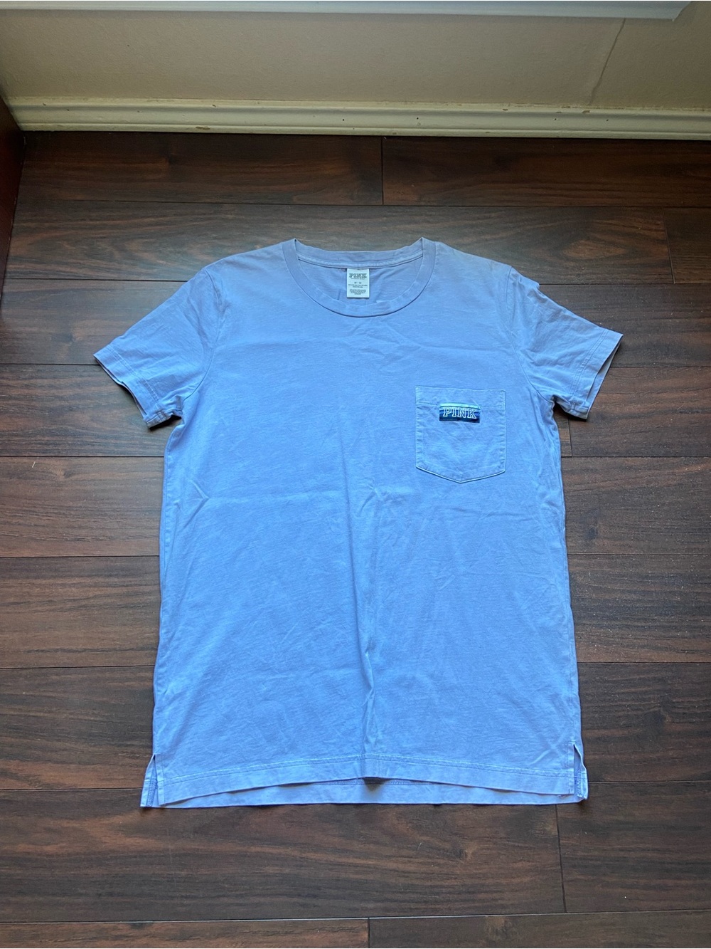 PINK TEE IN PURPLE BY VICTORIA’S SECRET 100% COTTON M